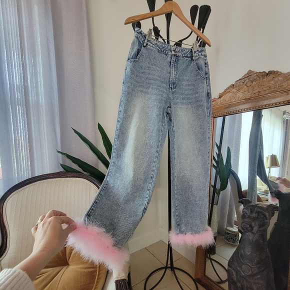 NWT PRETTY GARBAGE FAUX FEATHER TRIM JEANS - Picture 2 of 14